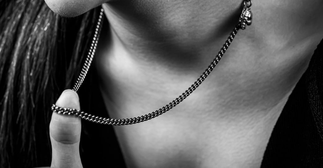 How to Choose the Right Necklace Length (Especially for Chokers)